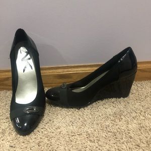 Anne Klein wedge. Patent leather and fabric.